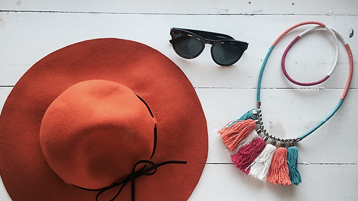 Viasun cosmetics theme accessories with hat and sunglasses